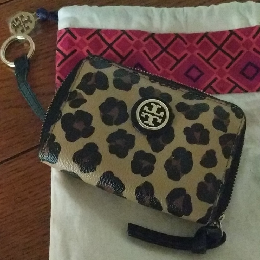 Authentic Tory Burch Zippy keychain Wallet